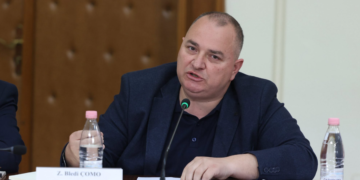 “Shpërblimi” për Pogradecin, deputeti socialist Bledi Çomo pas kullës 23 kate në zemër të qytetit