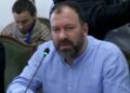 Pasi shpërfillën kundërshtitë e qytetarëve, Mazniku shpjegon “fjalorin” e reformës territoriale: Bashkitë nuk shkrihen, thjesht zhduken duke u “bashkuar”