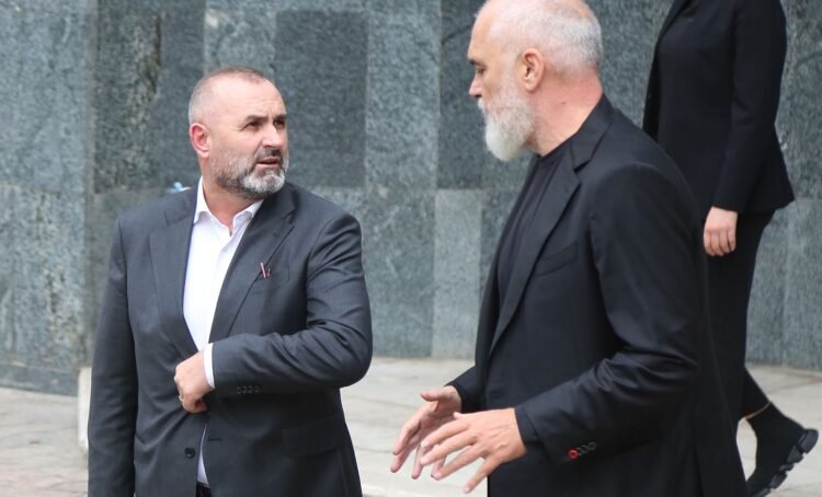 Ulsi Manja në delir: E patë si u bëmë dje grusht të bashkuar? Mund të bëjmë edhe 90 vota, por s’na duhen tani