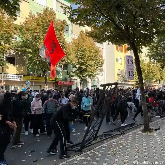 8 orë përballje me policinë, zbardhet bilanci i protestës së studentëve