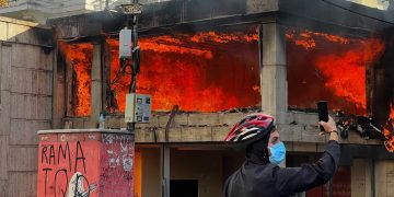 Reuters për protestën në Tiranë: Shpërthim i dhunshëm i pakënaqësisë kundër Edi Ramës