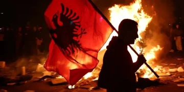 ULTIMATUMI/ Protestuesit-Ramës: Dorëhiqu deri sot në drekë, ose….!