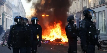 Protesta, dhunë, shtetrrethim: Nga Franca deri në Shqipëri, pse rebelohet rinia e Europës