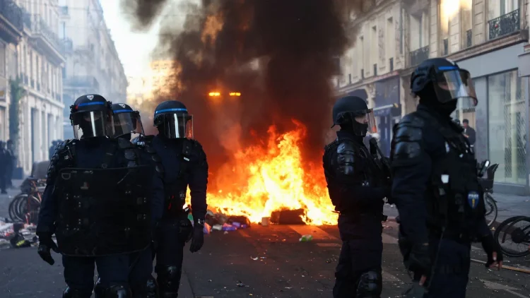 Protesta, dhunë, shtetrrethim: Nga Franca deri në Shqipëri, pse rebelohet rinia e Europës