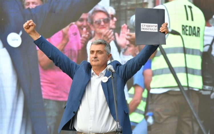 Kush është kardiologu që rrëzoi Vuçiç pas 14 vitesh në pushtet