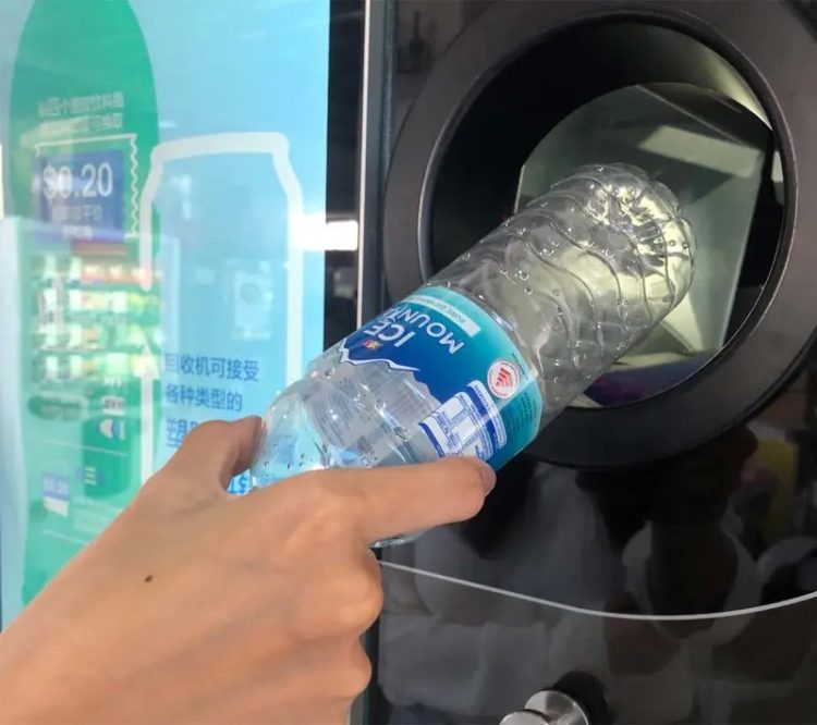 Kthen shishen plastike, merr paratë! Si do të funksionojë skema e riciklimit në Shqipëri