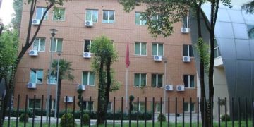 Valë ndryshimesh në administratë, dorëheqja e 20 drejtuesve, përfshirë Tatimet, Doganat, QKB