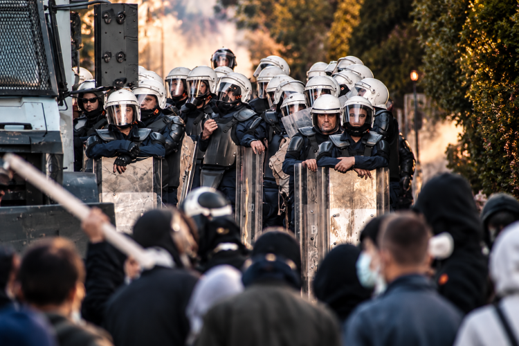 Policët kërcënohen me masa disiplinore, nuk dhanë informacion për organizatorët dhe financuesit e protestave në Tiranë