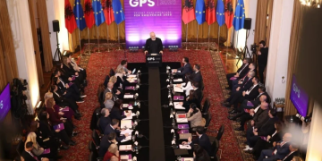 Rama mbledh deputetët e PS të mërkurën, pas “kryengritjes” dhe tensioneve për reformën territoriale