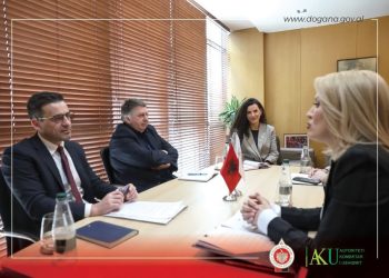 Furtuna e dorëheqjeve, largohen drejtoresha e AKU-së dhe kreu i Doganave!