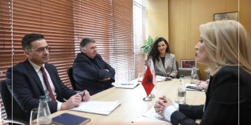Furtuna e dorëheqjeve, largohen drejtoresha e AKU-së dhe kreu i Doganave!